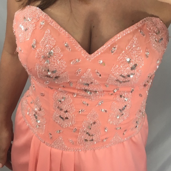 Peachy strapless Gown with silver sequins. Size 8 - Picture 3 of 3